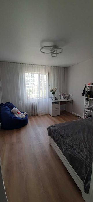 3-кімнатна квартира 74 м² з євроремонтом . Район 1-ї міської лікарні