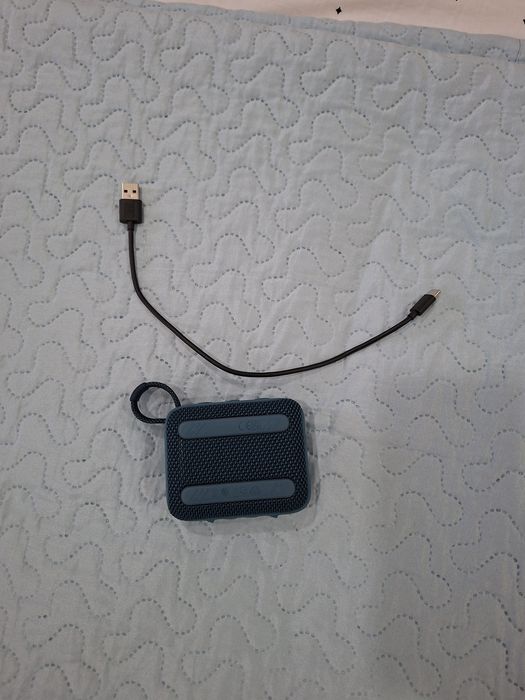 Coluna JBL  , pouco tempo de uso.