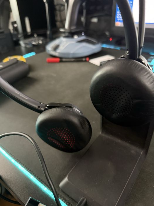 Planteonics Voyager B825 Headset