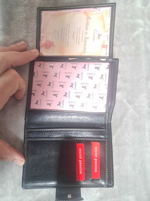 Carteira cavalinho nunca usada na caixa