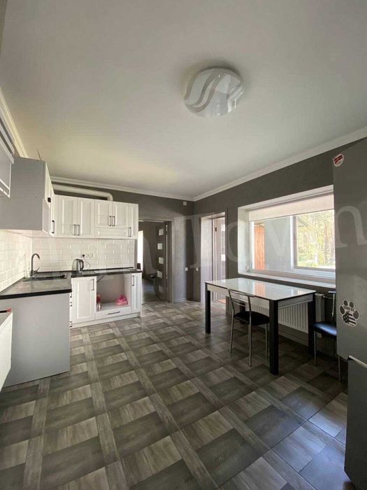 Продається житловий комплекс у с Дівички