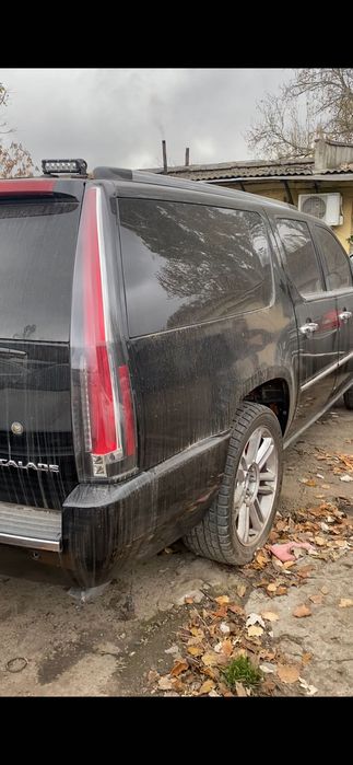 Авто Cadillac Escalade ESV 2007 года