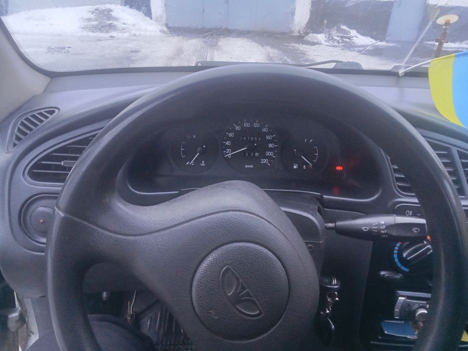 Сенс, повністю на ходу.