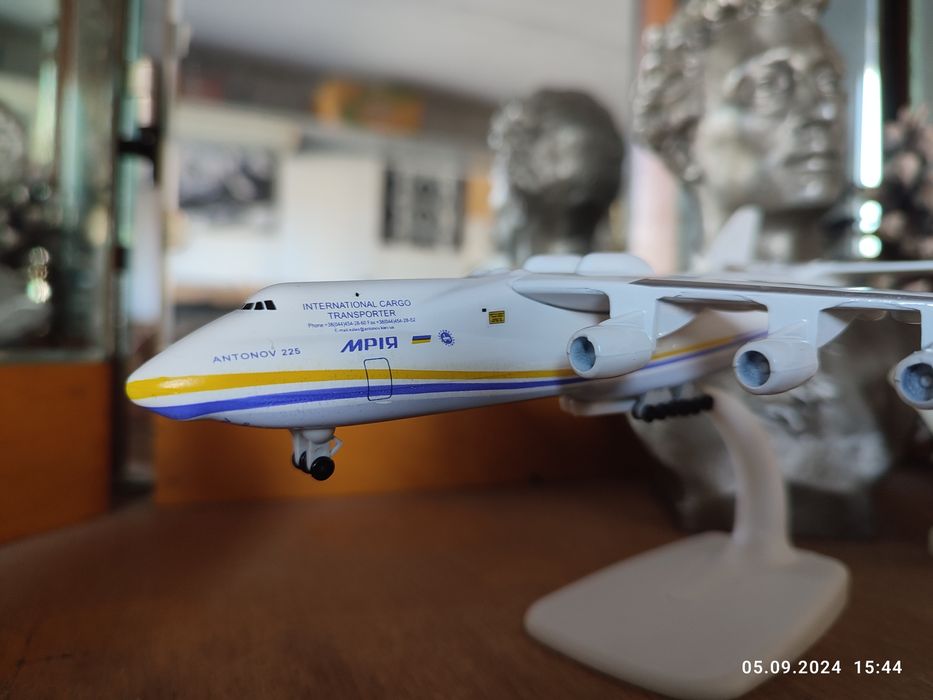 Модель літак АН-225 Мрія