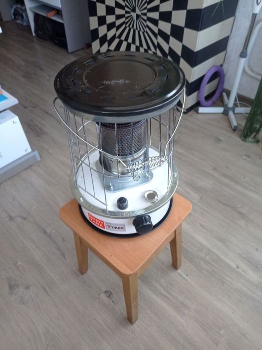 Керасиновий обігрівач