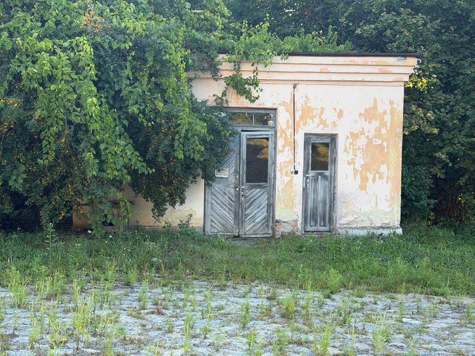 Виробничо-складський комплекс 533 м² на ділянці 1,25 га (м. Кіцмань)