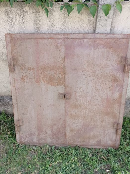 Двери металические