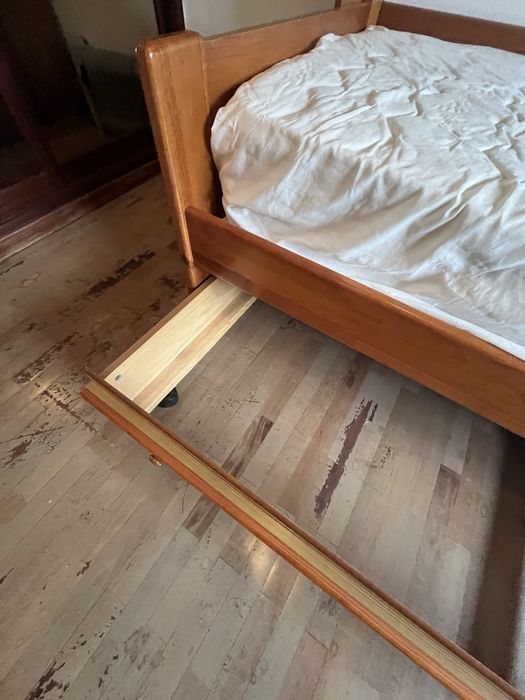 Cama com armario e colchão