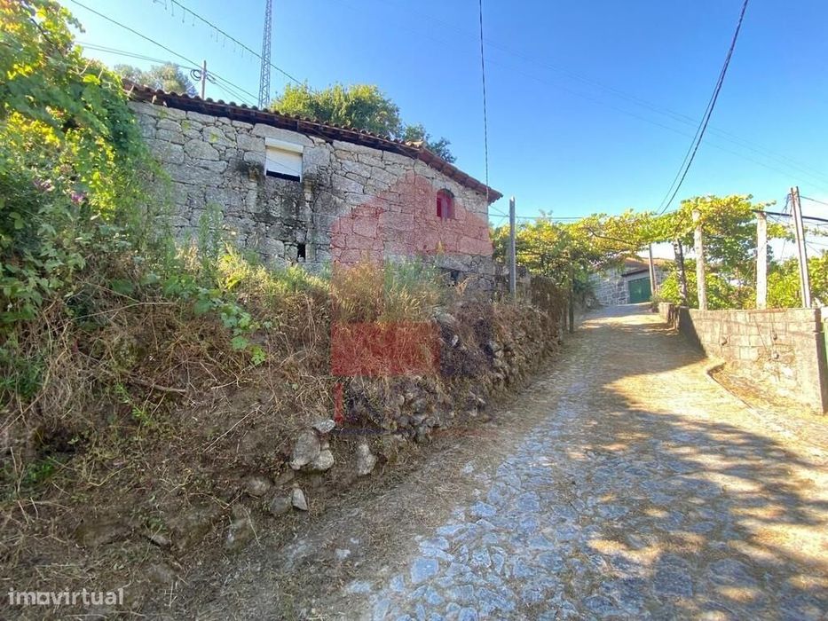 Stone House for Restoration, Codeceda