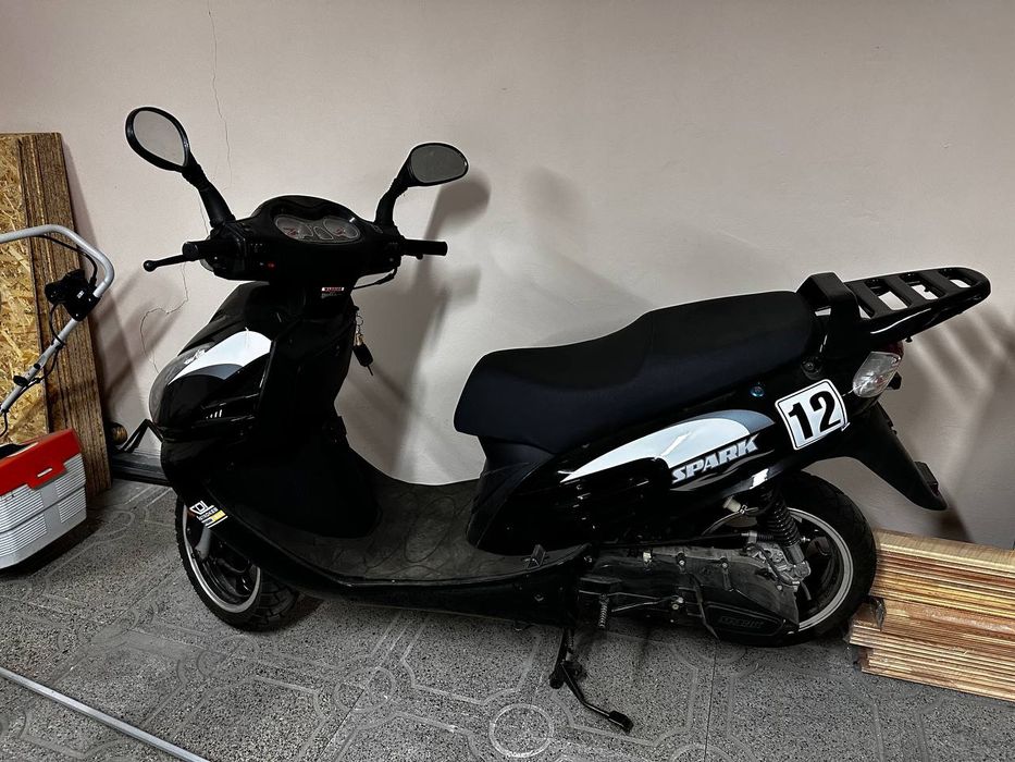Продам скутер spark 150 r17