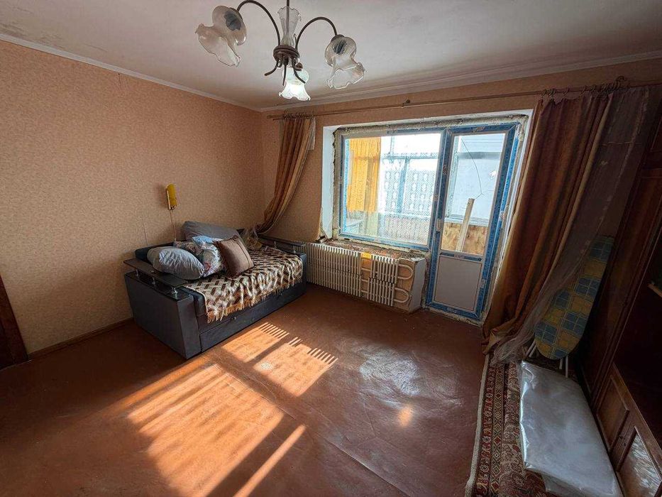 Чотирикімнатна квартира! Роздільне планування, низька ціна!