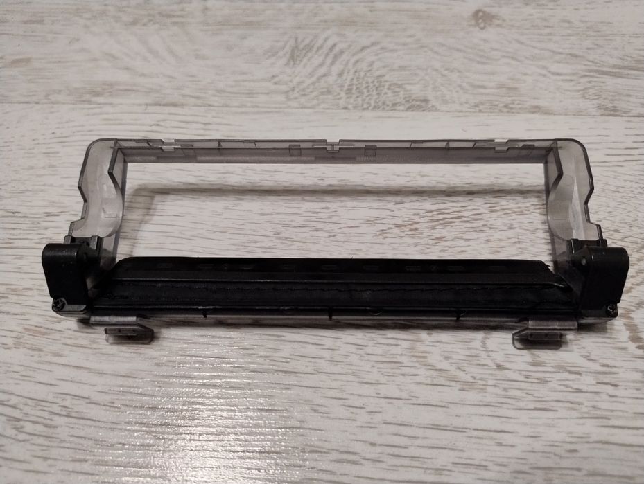 Ramka zamknięcie modułu szczotki Irobot Roomba Combo