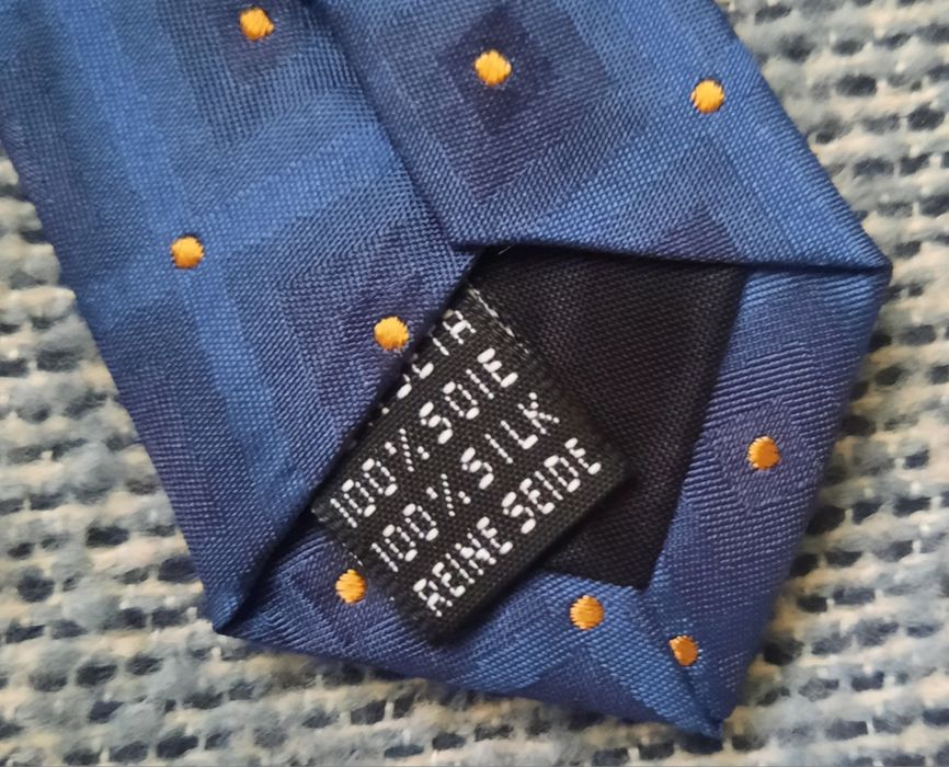 Jedwabny krawat nowy