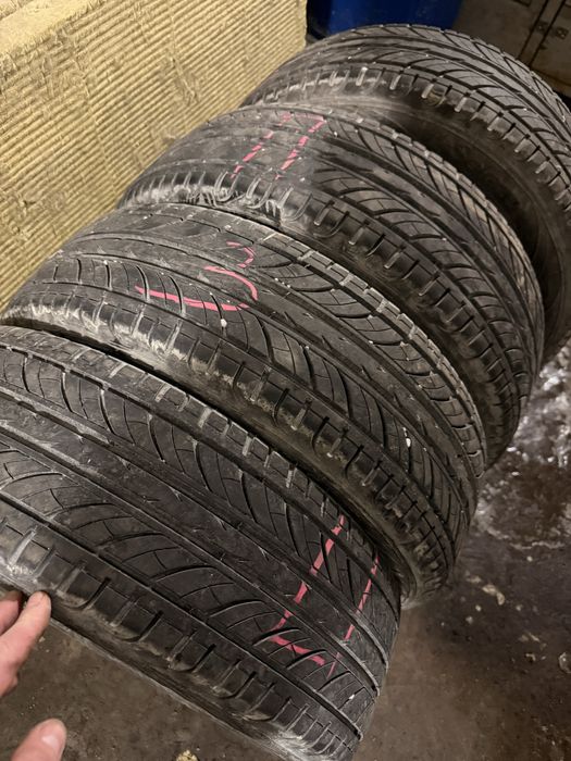 Комплект покришок