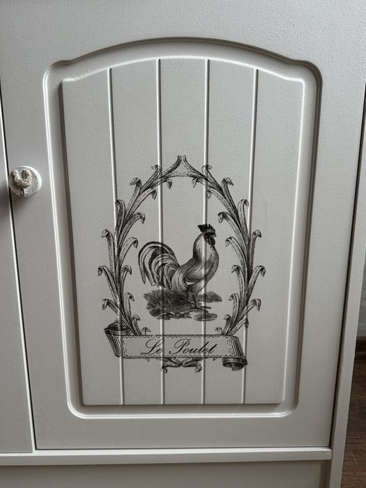 Kredens z odwietleniem odnowiony