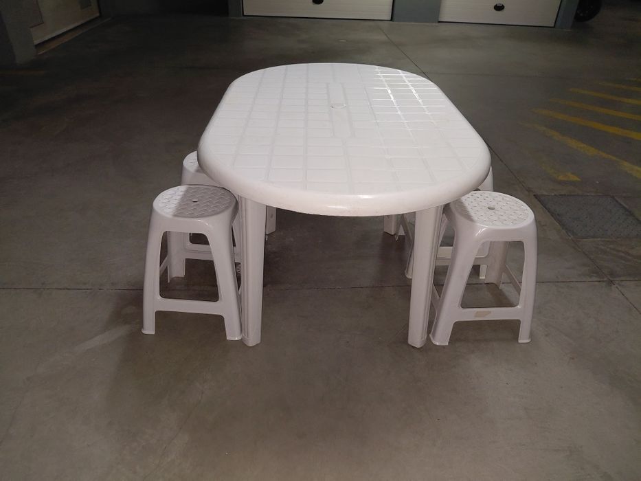 Mesa/cadeiras/bancos jardim