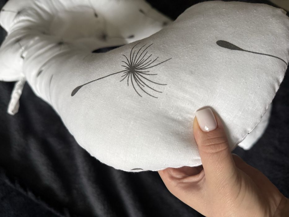 Подушка кокон для новонароджених