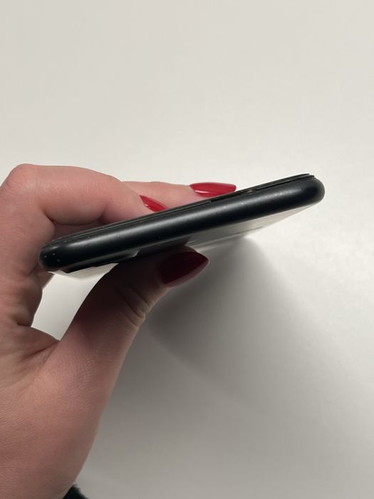 Sprzedam iPhone 7 Plus w pełni sprawny technicznie.