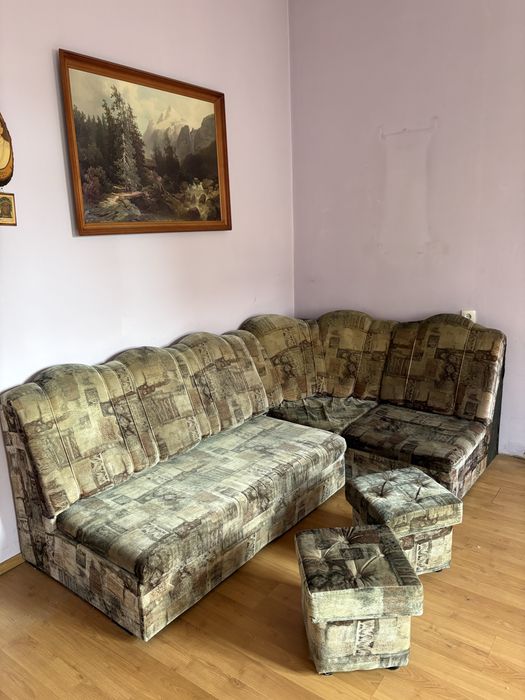 Oddam  narożnik i dwie pufy , łóżko za oliwe z oliwek