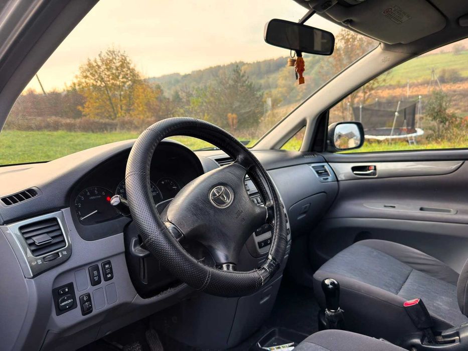 Toyota Avensis Verso
