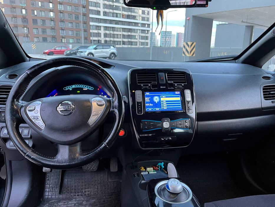Продам Nissan Leaf 2013