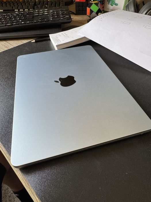 MacBook Air M4 Sky Blue 4ciclos