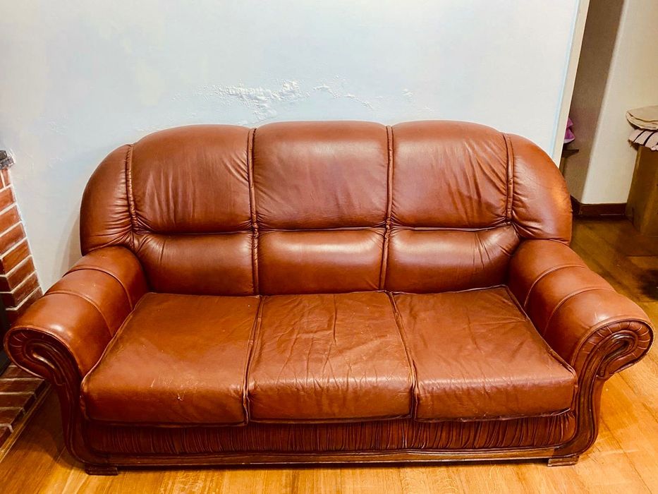 Conjunto de sofás em pele