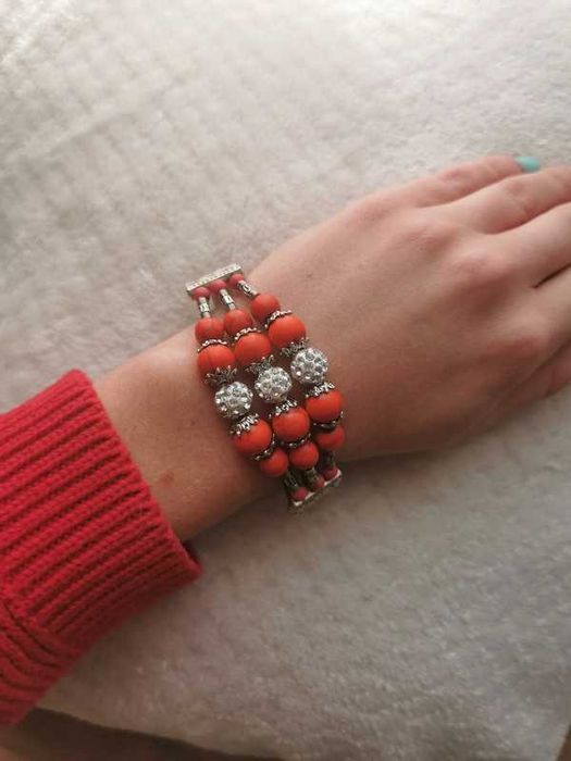 Posrebrzana bransoletka z czerwonymi kamieniami