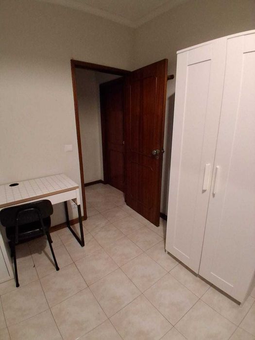 1 Quarto para Alugar em Paranhos Porto