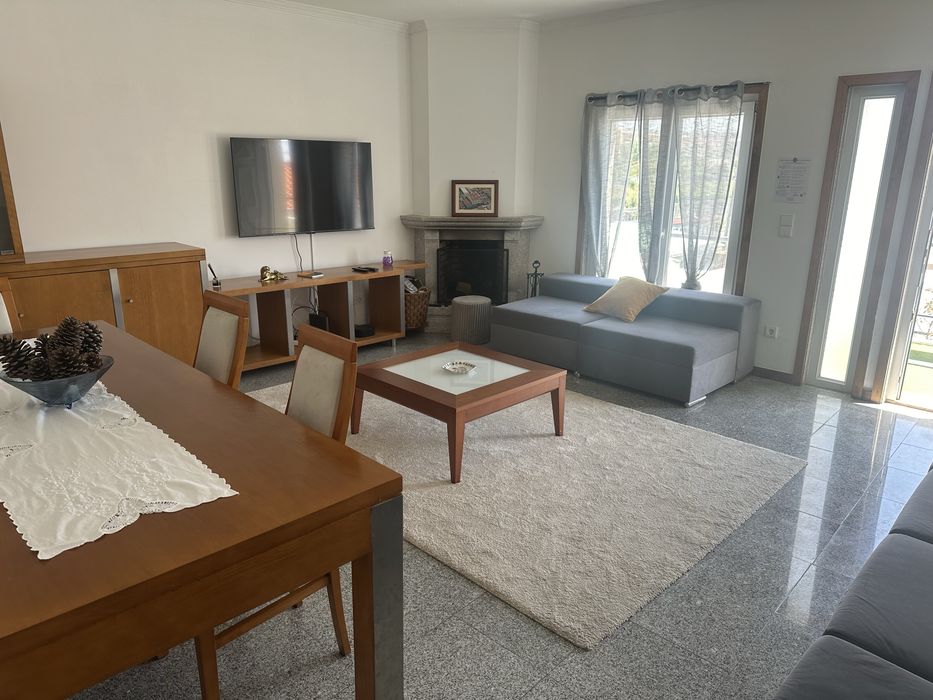 Alugo quarto com tudo incluido