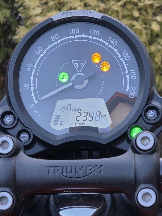Triumph Bonneville Bobber „Praktycznie nowy” salonowy.
