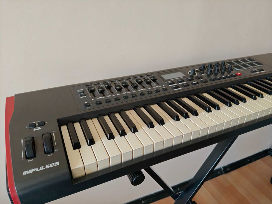Комплект MIDI клавіатура Novation Impulse 61 + якісна сумка та стійка