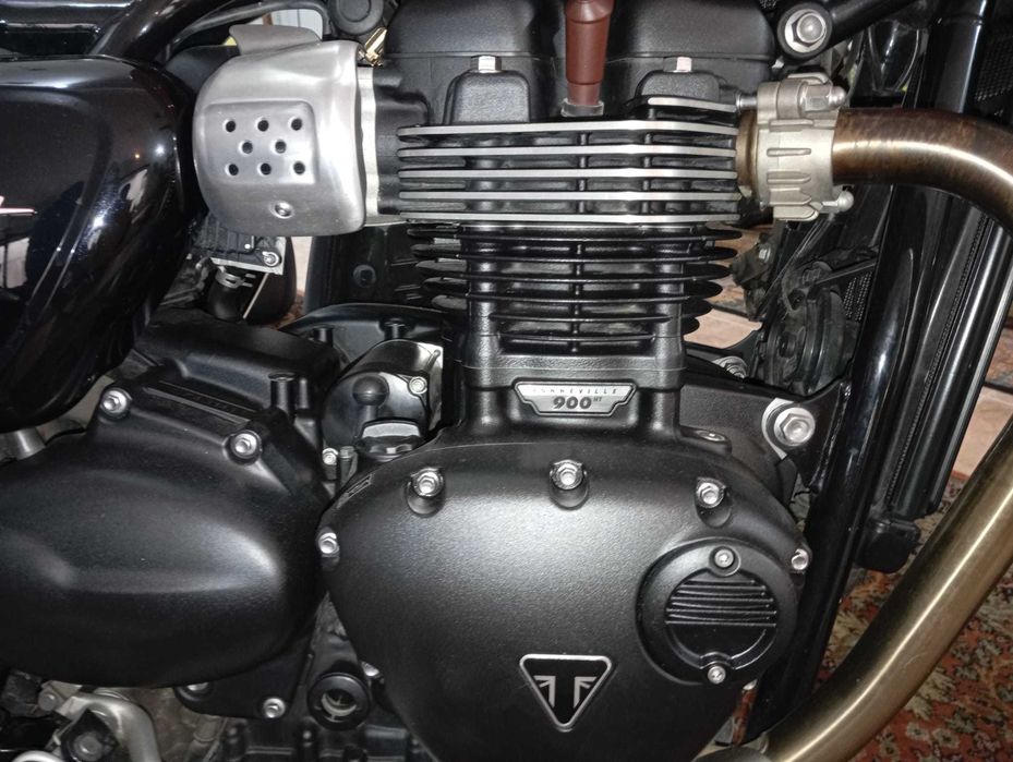 Triumph Bonneville  - Street Twin