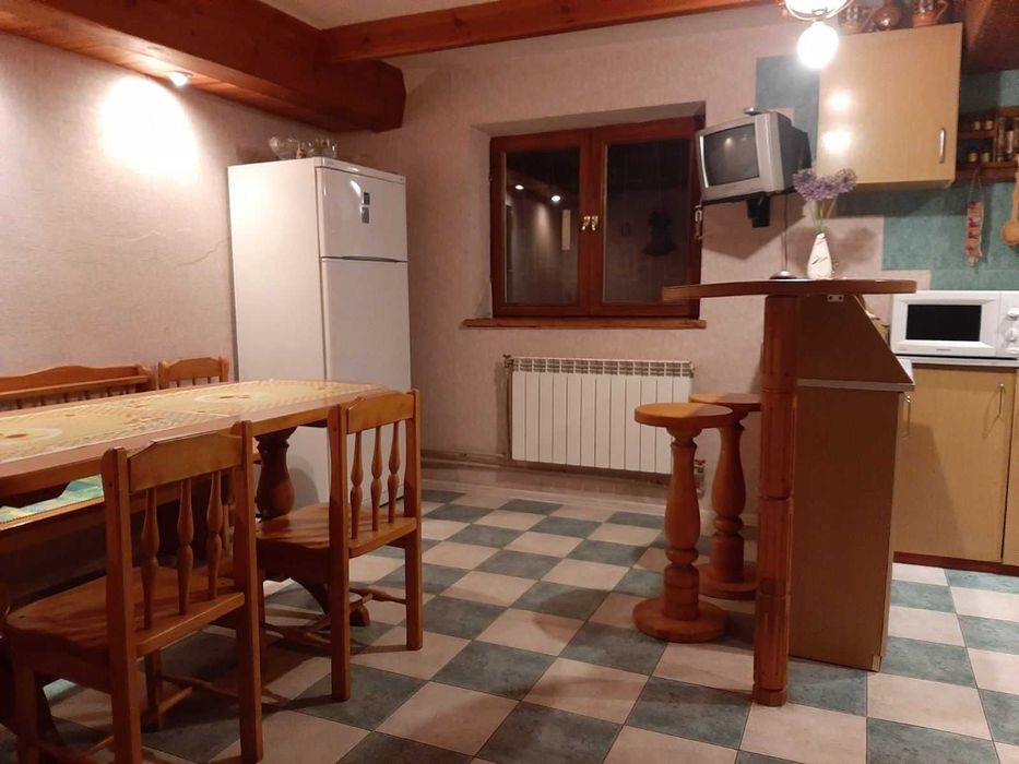 Продаж будинку   15 км від Києва, Зазим'я, Погреби