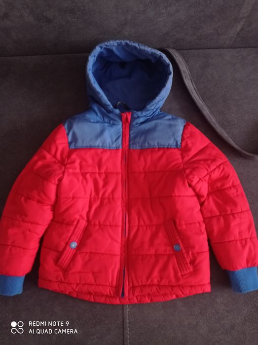 Курточка мальчуковая
