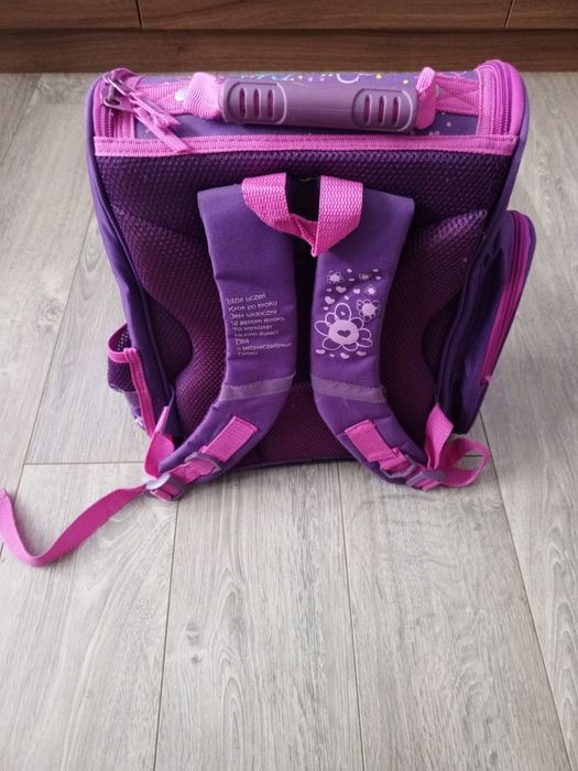 Plecak dziewczynka sztywne plecy