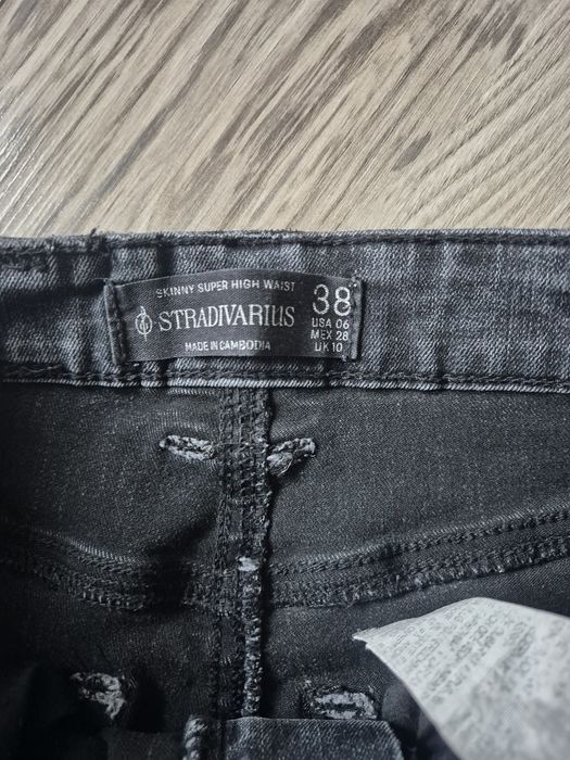 Jeansy damskie/młodzieżowe stradivarius M