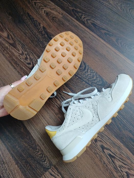 Nike жіночі кросівки