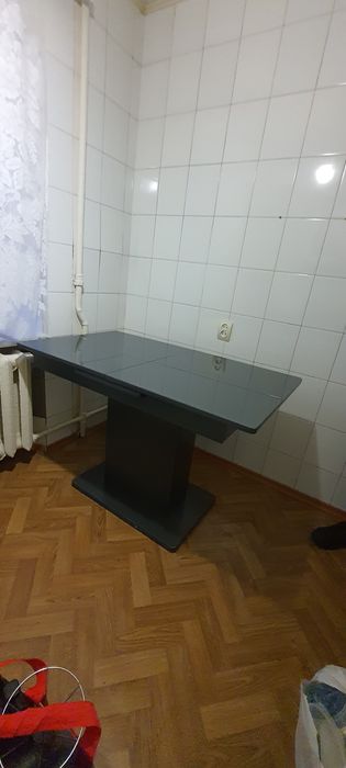 Стол стеклянный обеденный