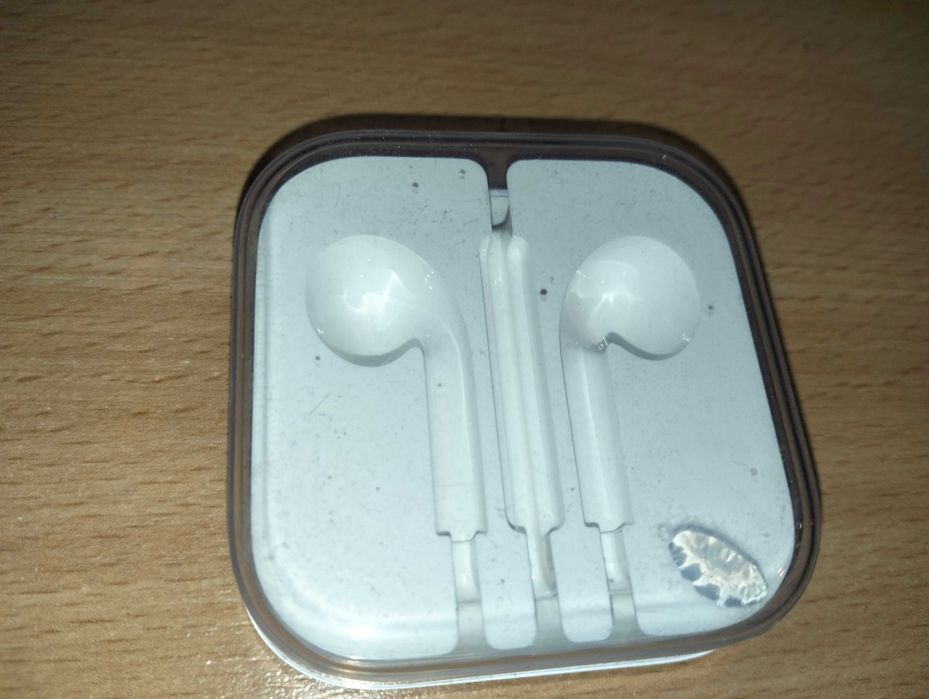 Футляр для наушников