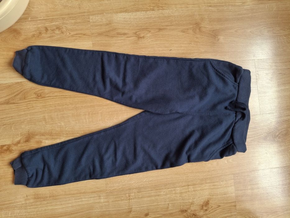 Spodnie dresowe  roz 140
