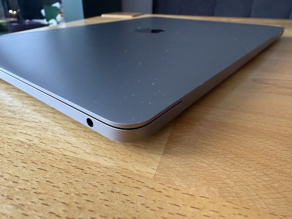 MacBook Pro 13” I5 8GB 128GB A2159
