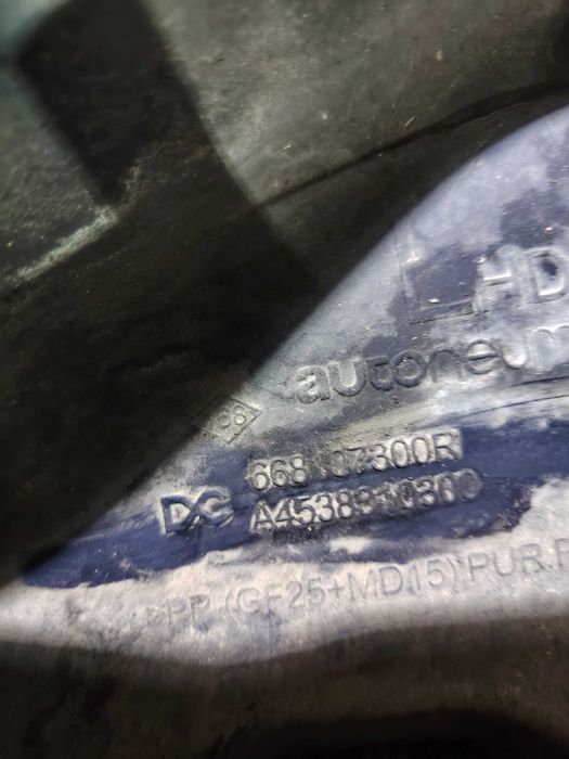 sprzedam do renault twingo III podszybie dolne