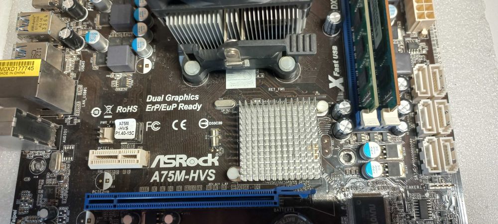 ASRock A75M-HVS+ AMD Athlon II X4 641Quad-Core+BOX+4Gb DDR3 sFM1