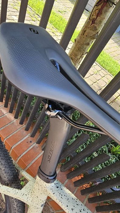 Scott addict gravel 10 SRAM FORCE, Apidura, Lezyne, M54 165-185 cm