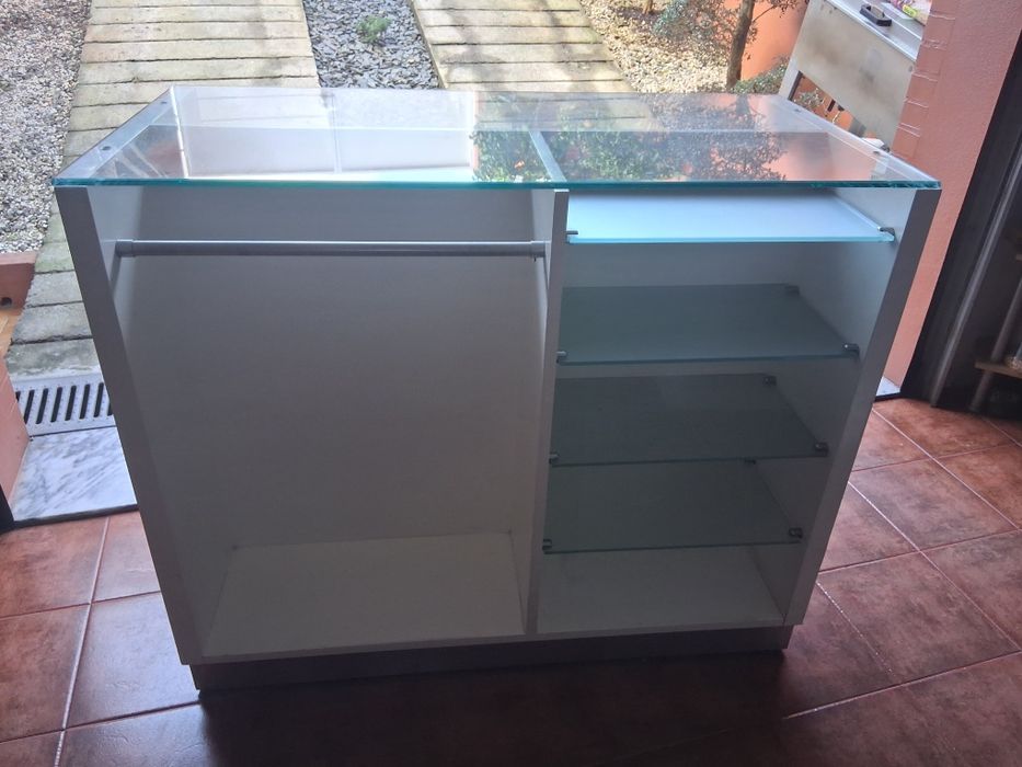 Móvel exposição loja