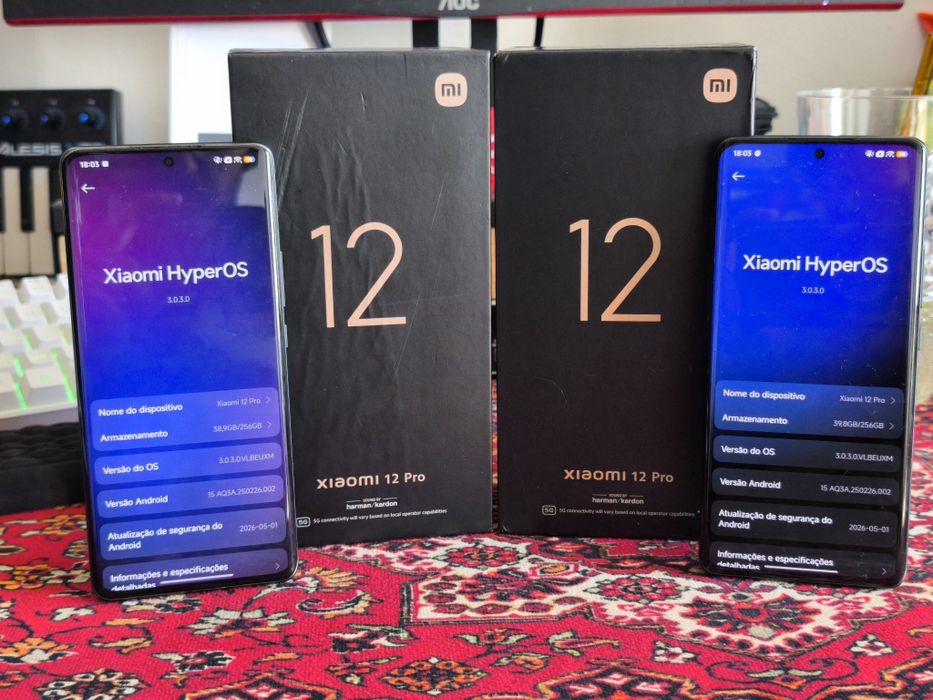 Dois 2 Xiaomi 12 Pro (condições semelhantes)