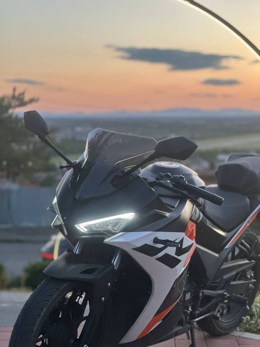 Мотоцикл  Lifan kpr 200