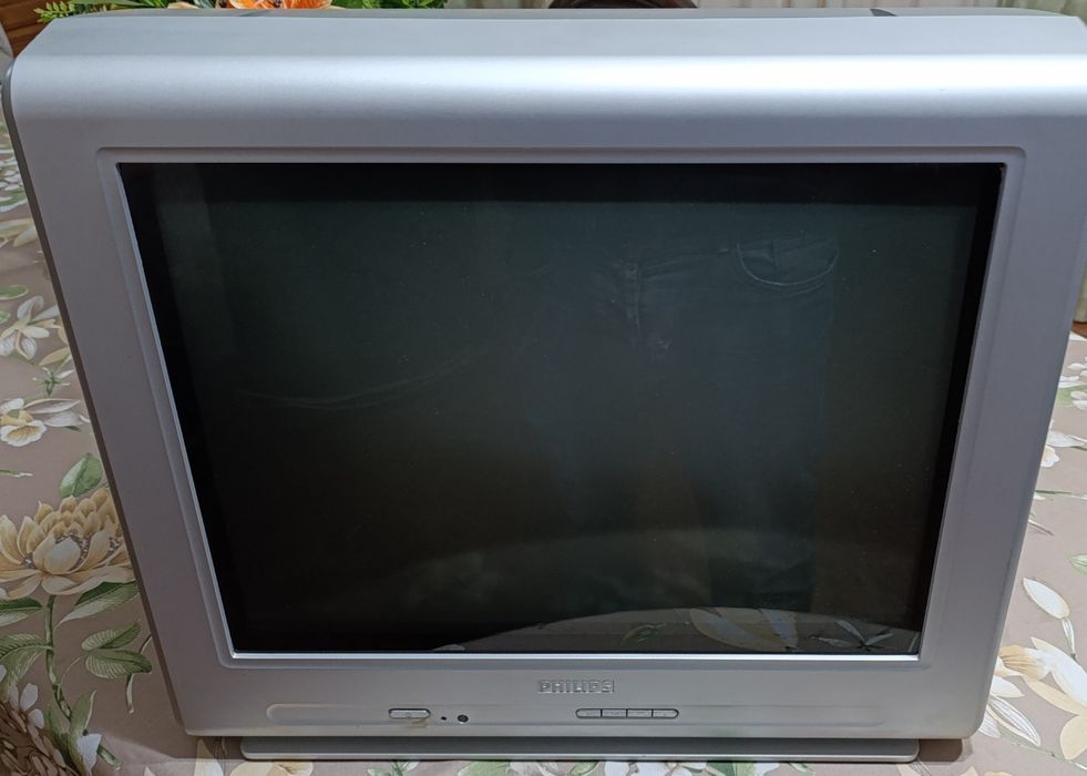 Televisão a funcionar impecável como nova