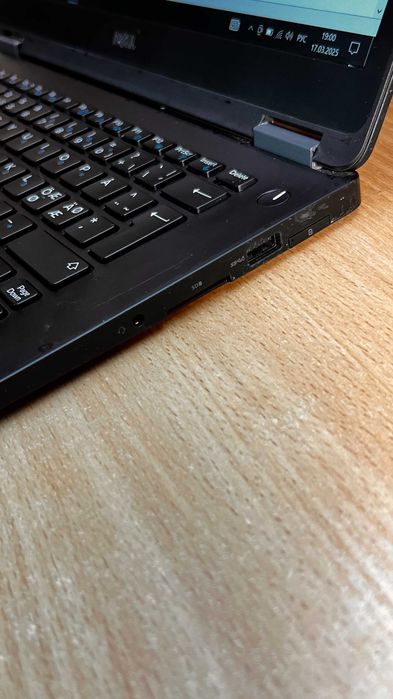 Dell Latitude E7470 i5-6300U 8 ГБ DDR4 SSD 256 ГБ 14" LCD FHD